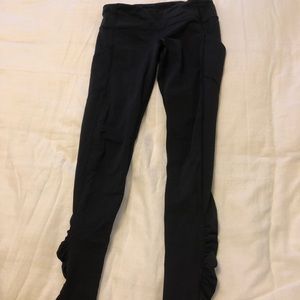 lululemon black leggings w/ pockets